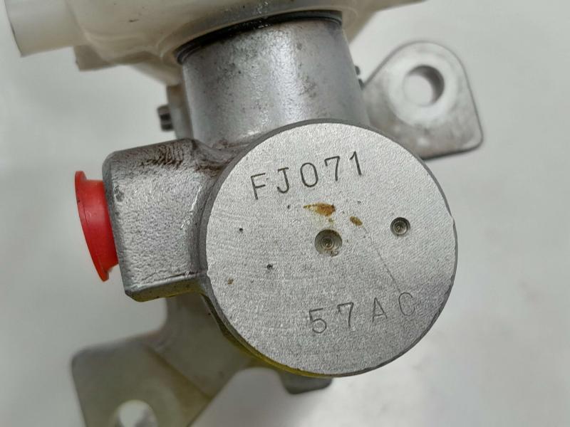 2015 - 2017 Subaru Outback Legacy 2.5L CVT Brake Master Cylinder Assembly OEM 26449FJ010