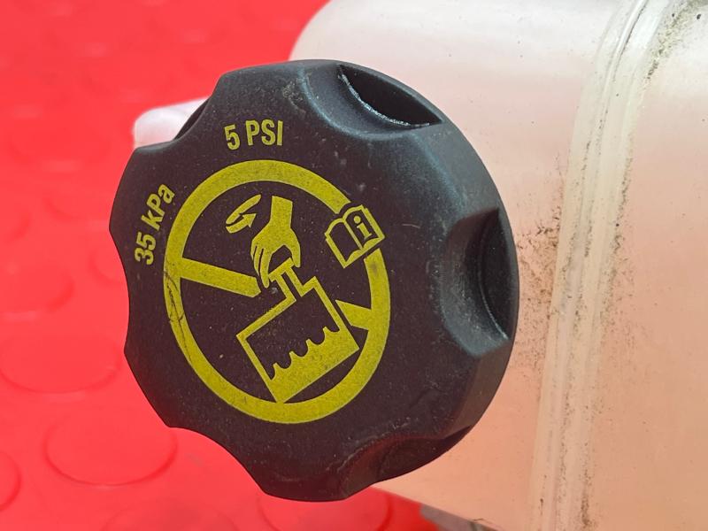 2016 Chevrolet Volt Coolant Recovery Bottle
