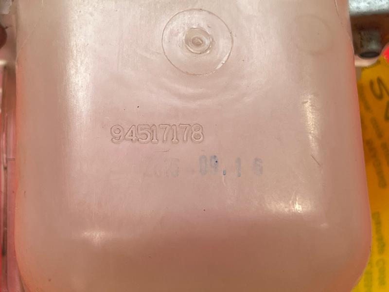 2016 Chevrolet Volt Coolant Recovery Bottle