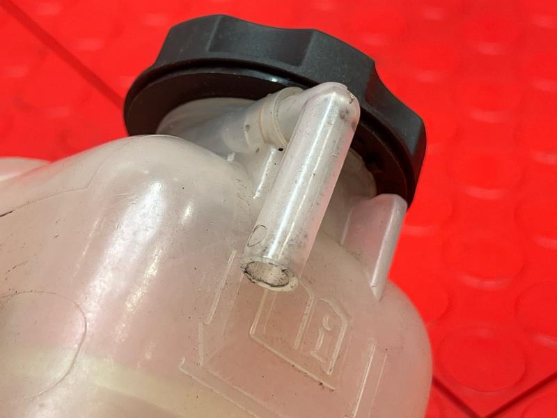 2016 Chevrolet Volt Coolant Recovery Bottle