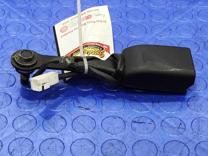 2014 Nissan Versa Front Seat Belt