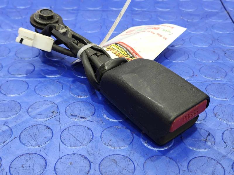 2014 Nissan Versa Front Seat Belt