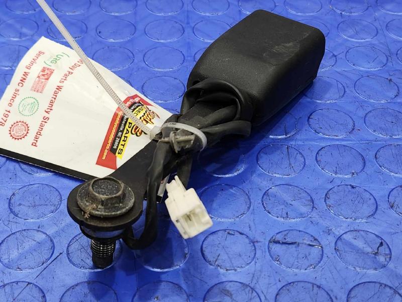 2014 Nissan Versa Front Seat Belt