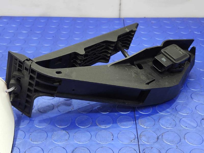 2003-2008 BMW Z4 Acccelerator Pedal Assembly Genuine OEM Part 35416762326