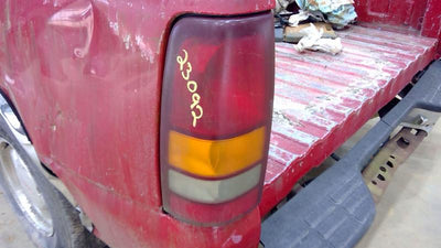 2001 GMC Sierra 1500 Tail Light Assembly