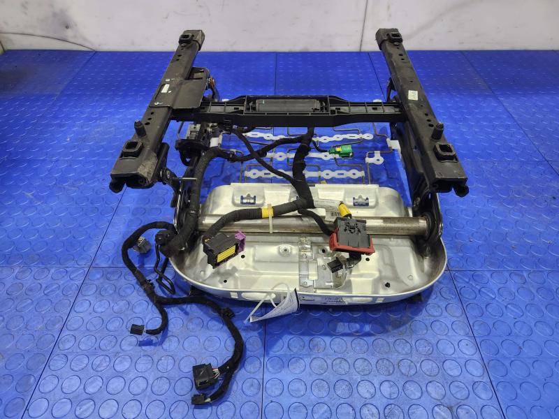2018 Alfa Romeo Giulia Seat Track