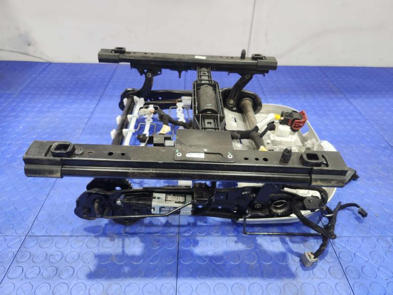 2018 Alfa Romeo Giulia Seat Track