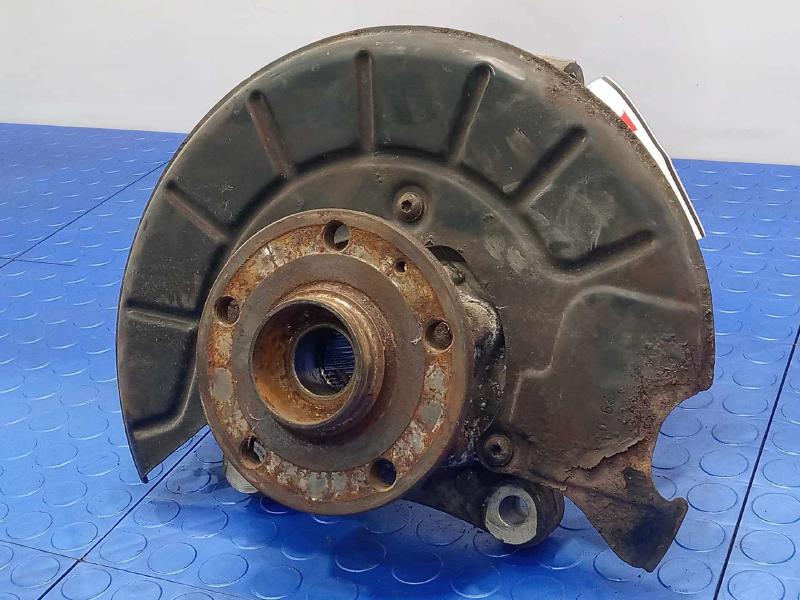 2006 Volkswagen Passat Spindle Knuckle Front