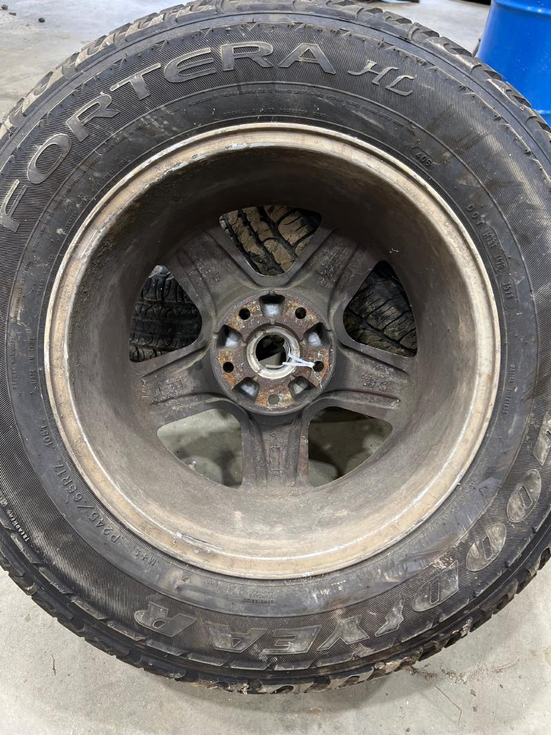 2005 Jeep Grand Cherokee Wheel