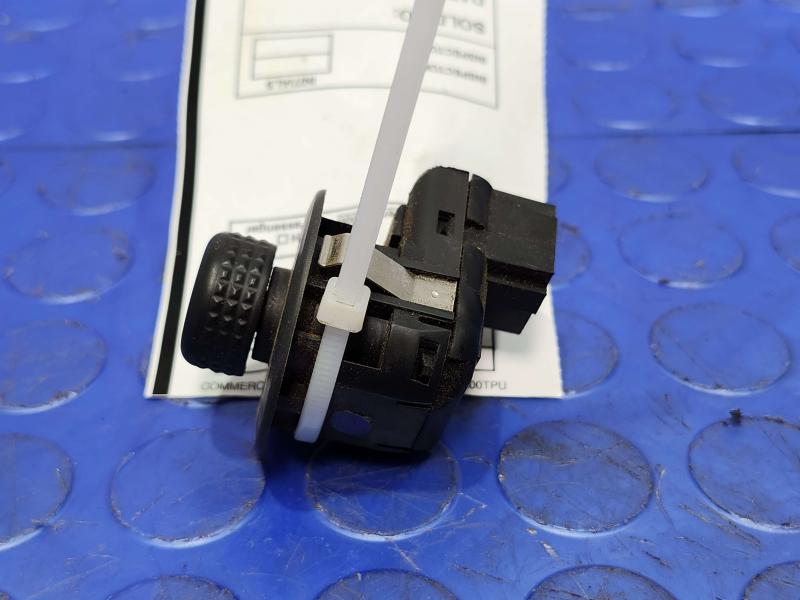 2010 Ford F-150 Door Switch Front