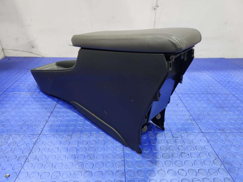 2017 Toyota Prius Front Console