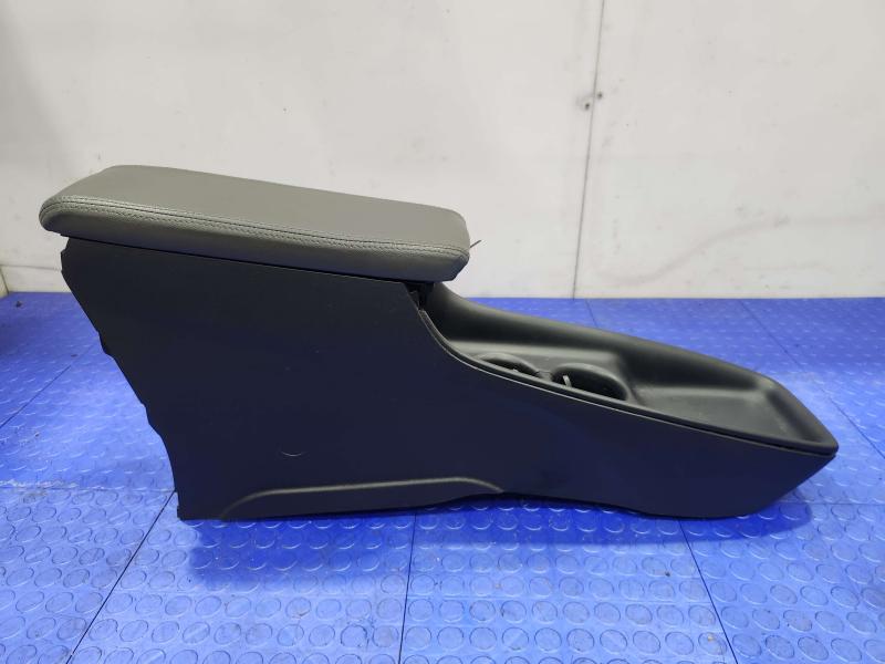 2017 Toyota Prius Front Console