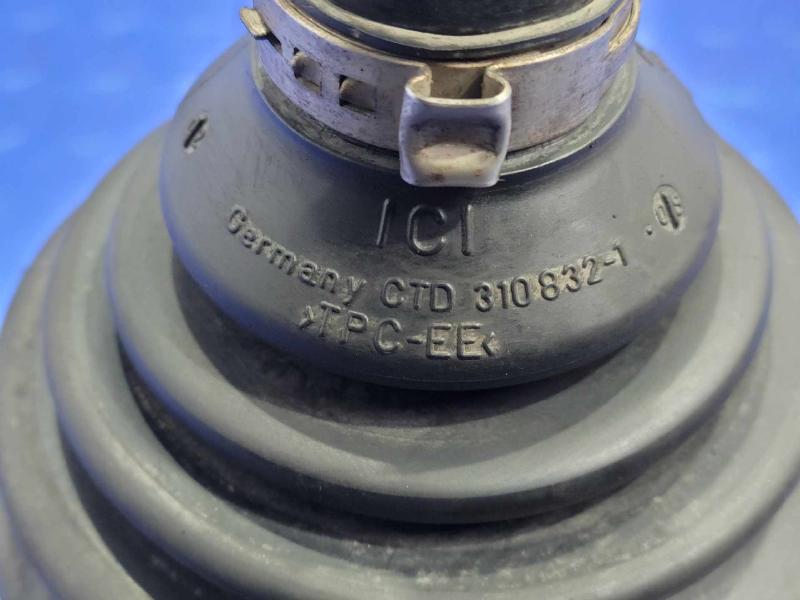 2009 Volkswagen Tiguan Axle Shaft