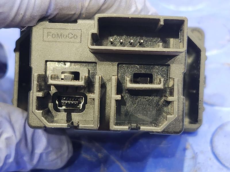 2016 Ford Edge Dual USB Port Hub Assembly Genuine OEM Part GC3T14F014BB