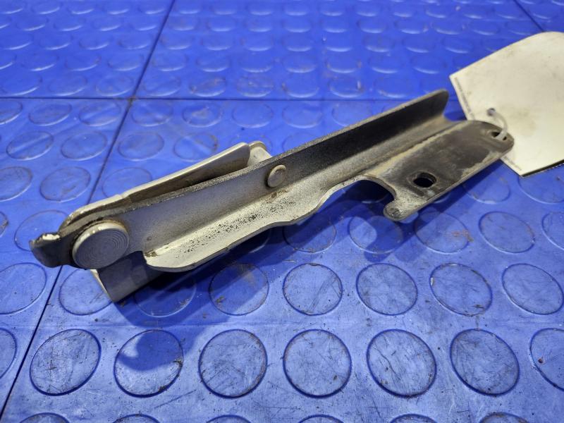 2006 Ford Mustang Hood Hinge