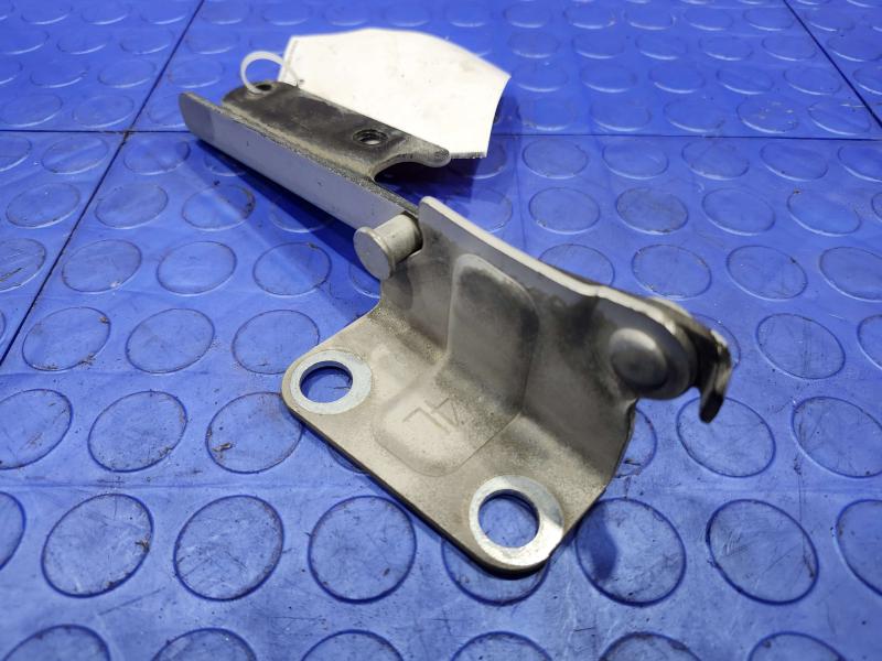 2006 Ford Mustang Hood Hinge