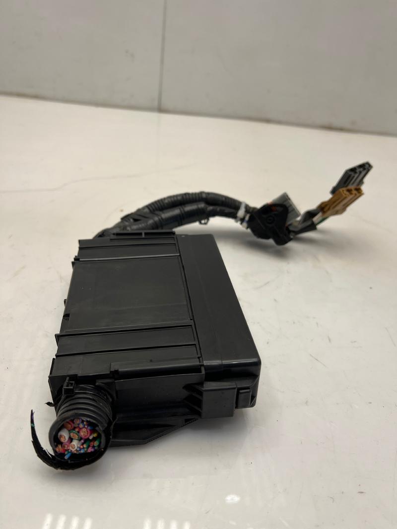 2013 - 2019 Nissan Sentra Engine Bay Fuse Box Relay Box OEM