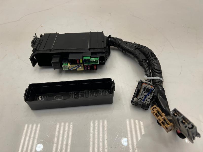 2013 - 2019 Nissan Sentra Engine Bay Fuse Box Relay Box OEM