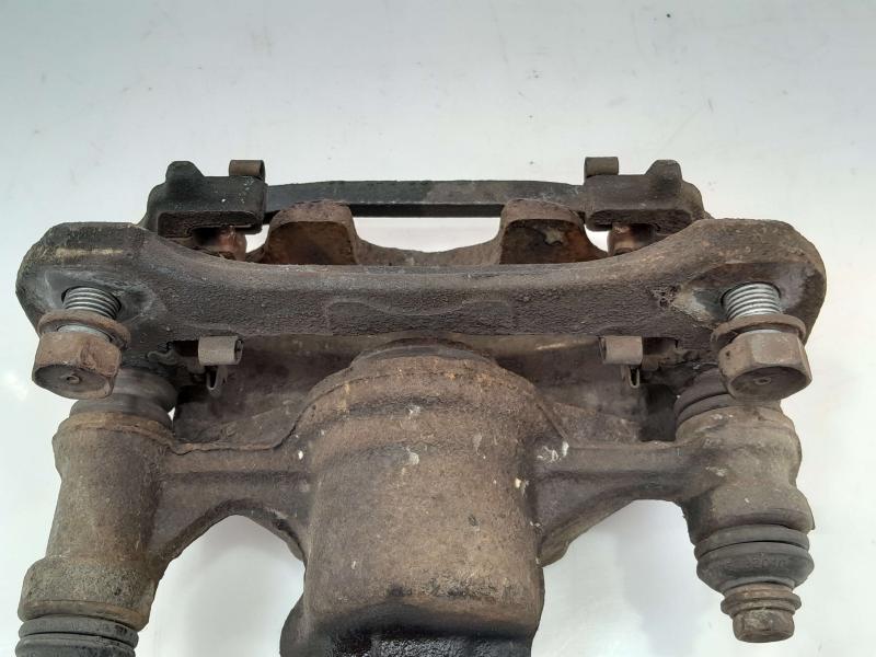 1992 Toyota Previa Caliper