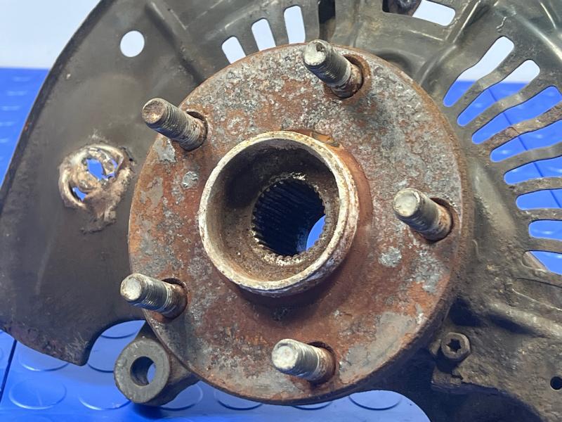 2012 Toyota Sienna Spindle Knuckle Front
