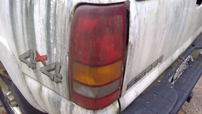 2002 GMC Sierra 2500 Tail Light Assembly