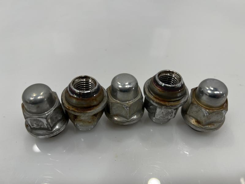 2019 Hyundai Elantra Lug Nuts