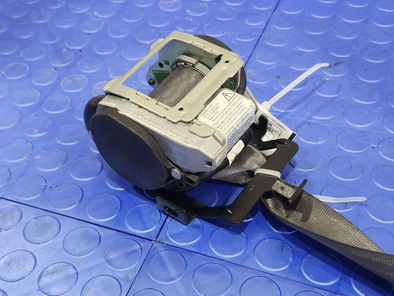 2010 Kia Rio Front Seat Belt