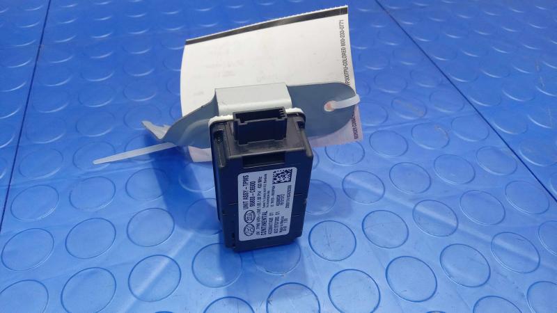 2016-2018 Kia Sorento TPMS Tire Pressure Control Module Genuine OEM 95800C6500