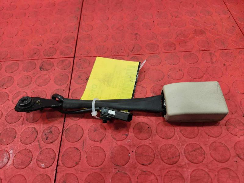 2013 Chevrolet Malibu Front Seat Belt