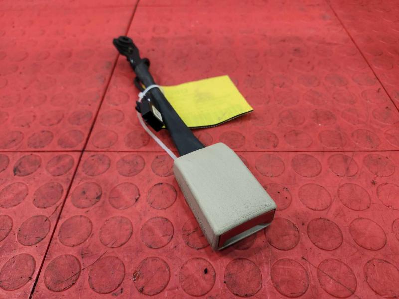 2013 Chevrolet Malibu Front Seat Belt