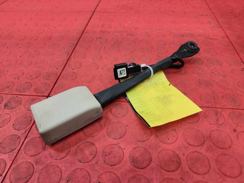 2013 Chevrolet Malibu Front Seat Belt