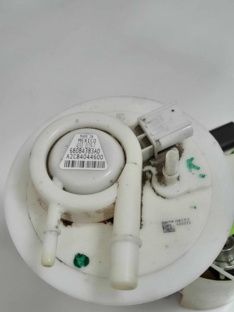 2014 - 2018 Jeep Cherokee FWD Fuel Pump Assembly OEM 68084383AD