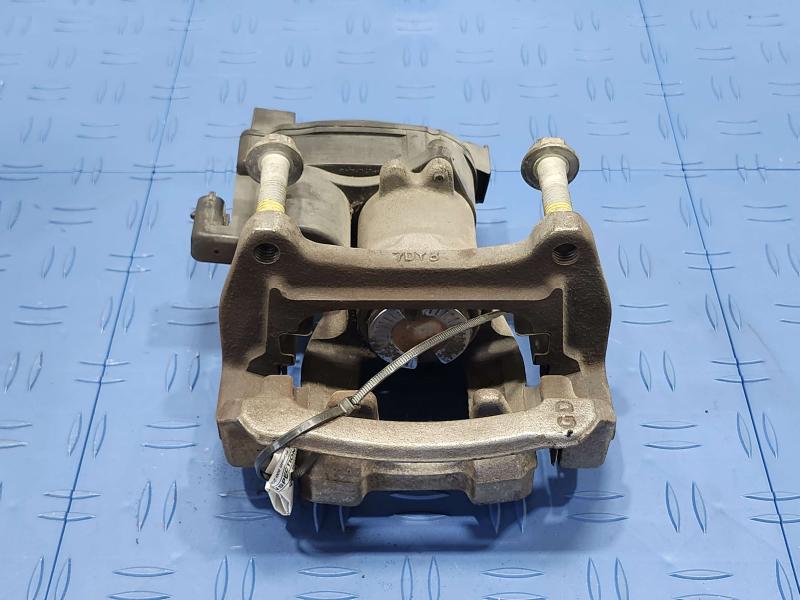2017 GMC Acadia Caliper