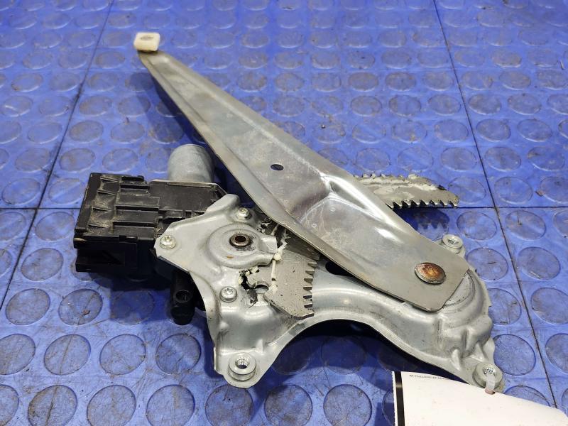 2017 Toyota Prius Side/Rear/Cargo Regulator