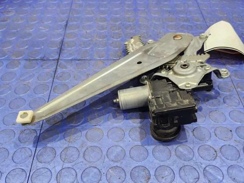 2017 Toyota Prius Side/Rear/Cargo Regulator