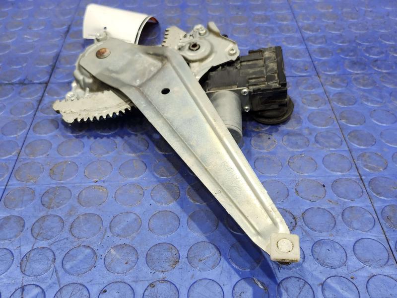 2017 Toyota Prius Side/Rear/Cargo Regulator