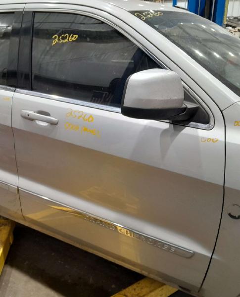 2012 Jeep Grand Cherokee Front Door