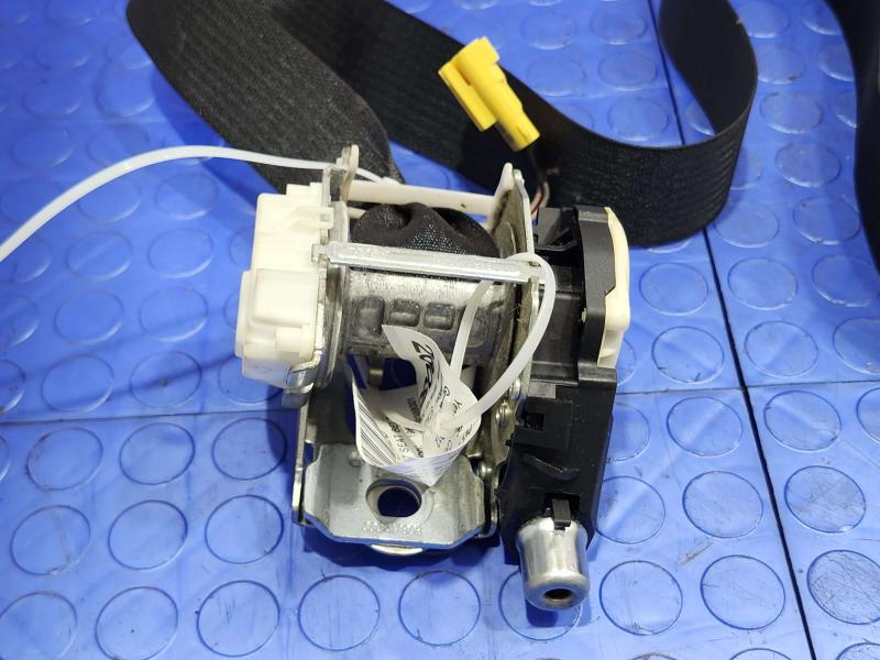 2012 Dodge Grand Caravan Front Seat Belt