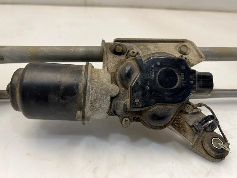 2005 - 2008 Nissan Frontier Windshield Wiper Motor w/ Linkage OEM 28815EA000