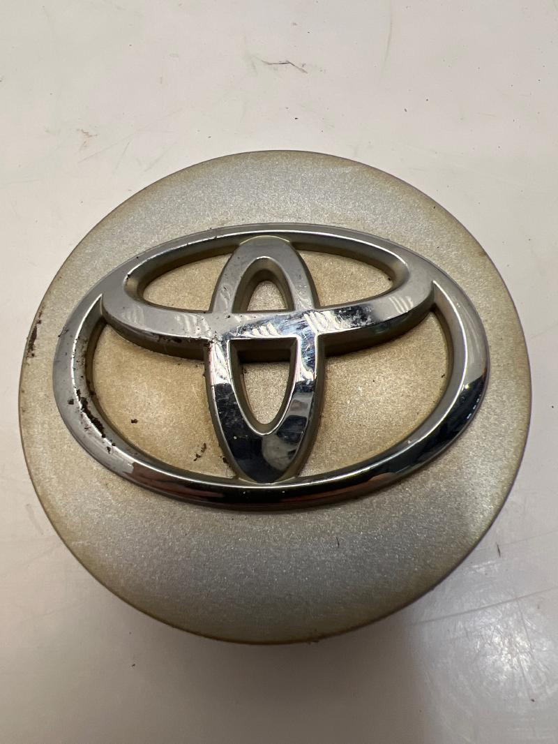 2013 Toyota Camry Center Cap