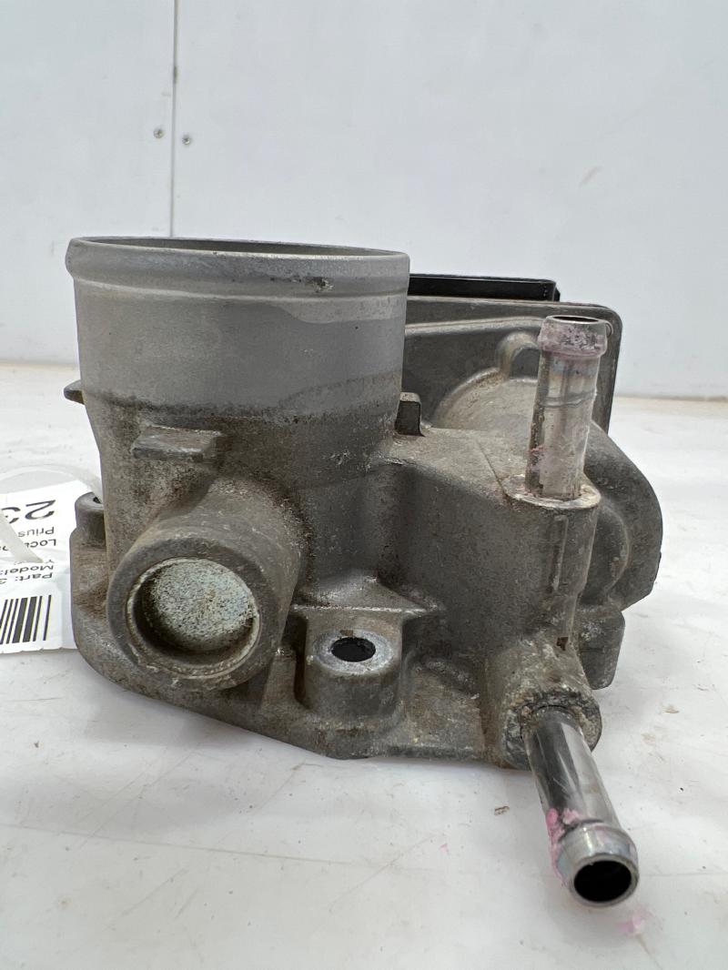 2012 - 2019 Toyota Prius C 1.5L Throttle Body Assembly OEM 2203047040