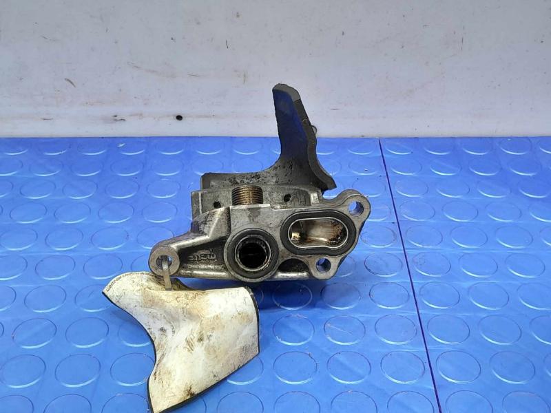 2009 Honda CR-V Oil Filter Housing