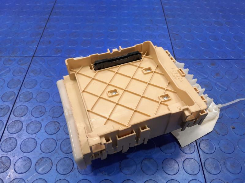 2014 Toyota Corolla Cabin Fuse Box