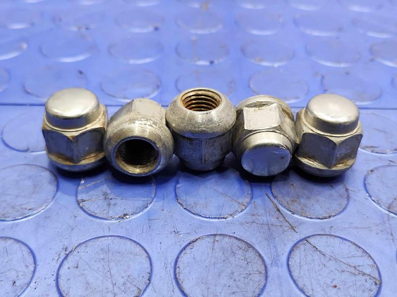 2016 Honda Civic Lug Nuts
