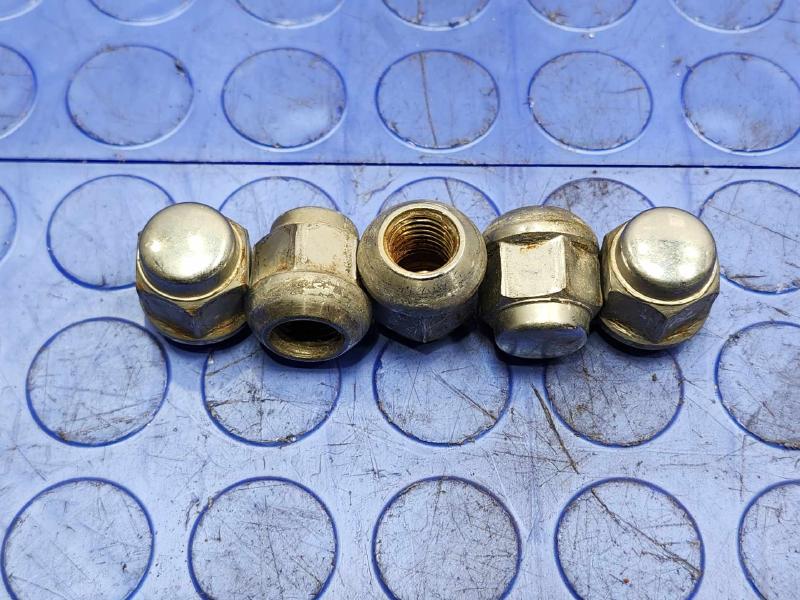 2016 Honda Civic Lug Nuts