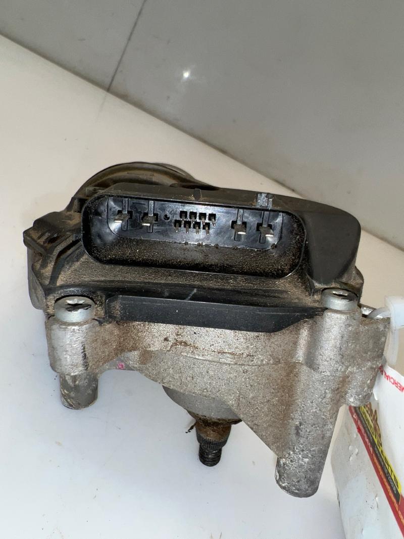 2009 Ford Escape Wiper Motor Front
