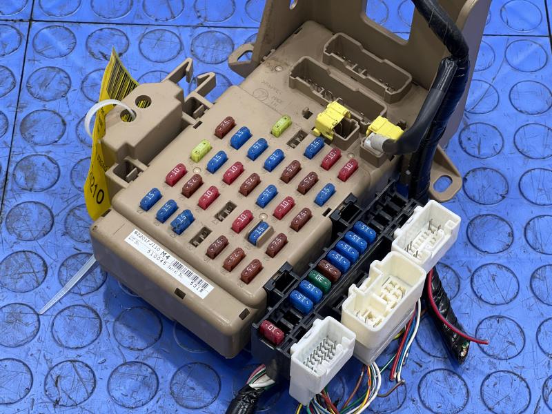2014-2016 Subaru Forester Fuse Box Relay Junction Box OEM 82201FJ110
