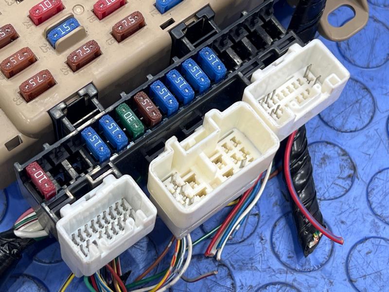 2014-2016 Subaru Forester Fuse Box Relay Junction Box OEM 82201FJ110