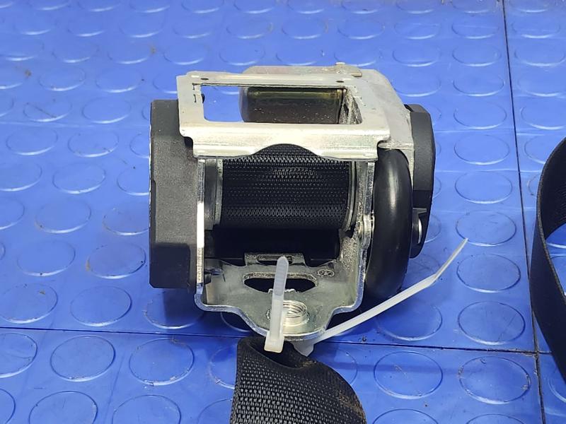 2006 Mercedes CLS-Class Rear Seat Belt
