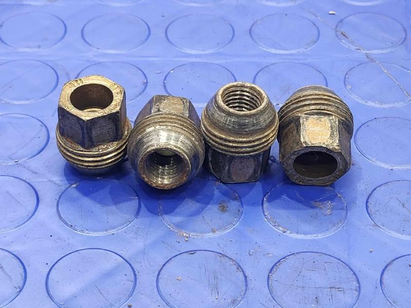 1985 Chevrolet Corvette Lug Nuts
